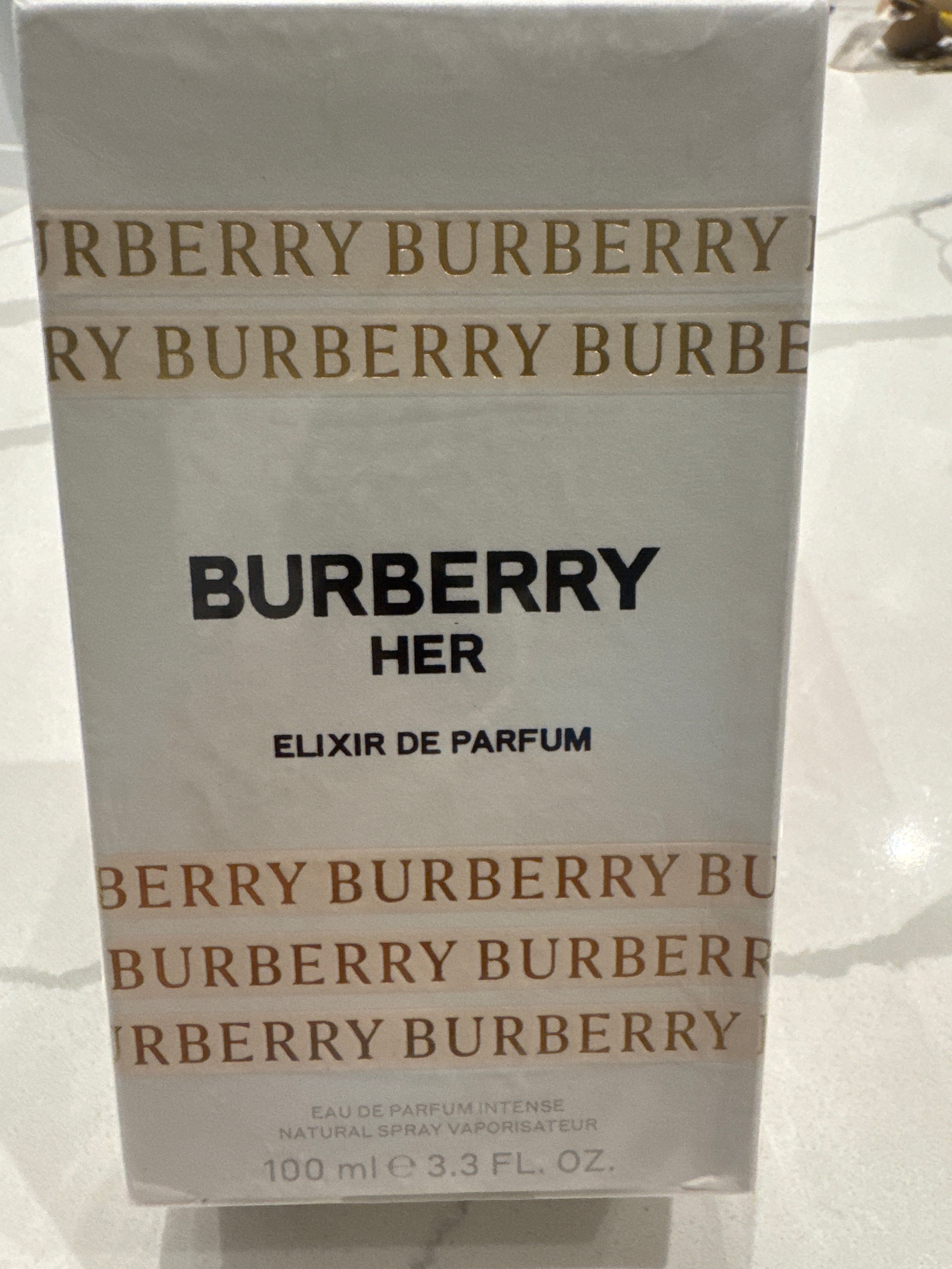 Disponible ✨  

Perfume Burberry Her Elixir 🌸  
100% original  
Nuevo y sellado 🔒  

Aroma dulce, elegante y duradero 💖  
Perfecto para uso diario o regalo 🎁  

💵 $195 cash  
🚚 $215 envío incluido  

Compra aquí 👇  
q0rf0r-9n.myshopify.com