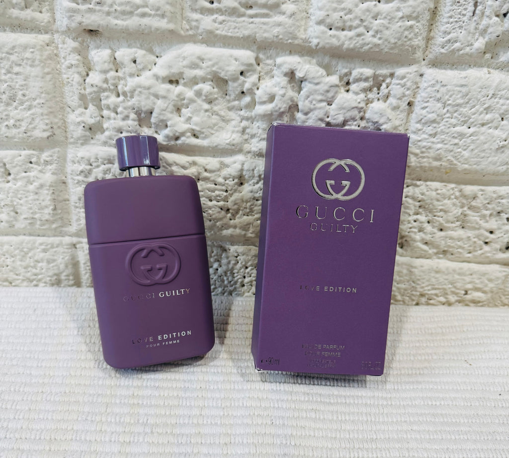💜 Gucci Guilty Love Edition – 100% Original 💜

Elegante, moderno y súper femenino ✨  
El Gucci Guilty Love Edition es una fragancia especial y sofisticada, perfecta para mujeres seguras y románticas 💕

Su aroma es floral-ámbar dulce y fresco