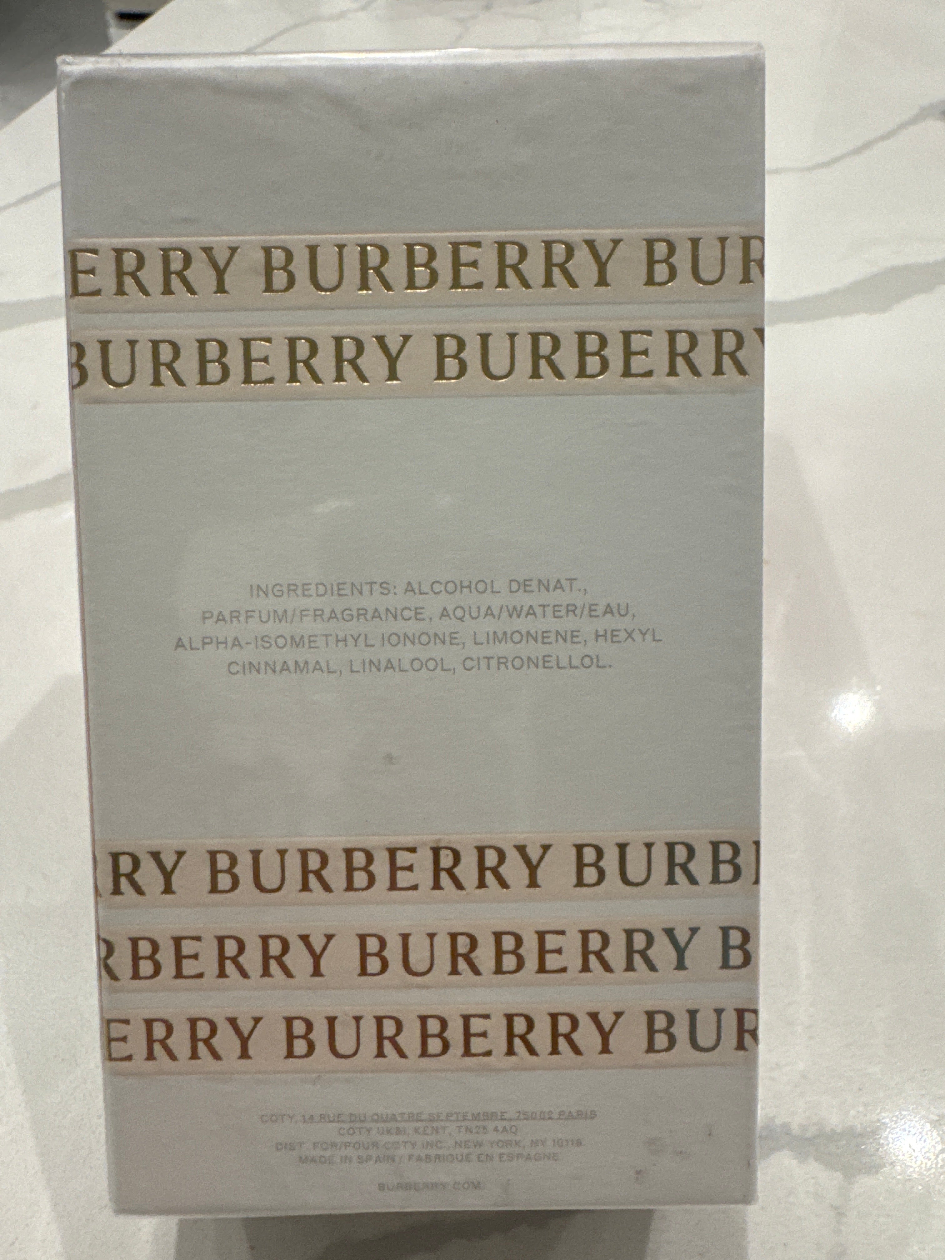 Disponible ✨  

Perfume Burberry Her Elixir 🌸  
100% original  
Nuevo y sellado 🔒  

Aroma dulce, elegante y duradero 💖  
Perfecto para uso diario o regalo 🎁  

💵 $195 cash  
🚚 $215 envío incluido  

Compra aquí 👇  
q0rf0r-9n.myshopify.com