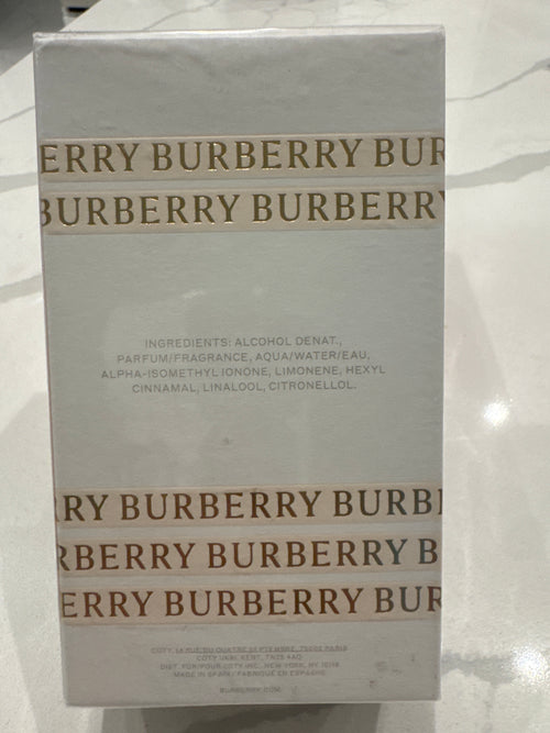 Disponible ✨  

Perfume Burberry Her Elixir 🌸  
100% original  
Nuevo y sellado 🔒  

Aroma dulce, elegante y duradero 💖  
Perfecto para uso diario o regalo 🎁  

💵 $195 cash  
🚚 $215 envío incluido  

Compra aquí 👇  
q0rf0r-9n.myshopify.com