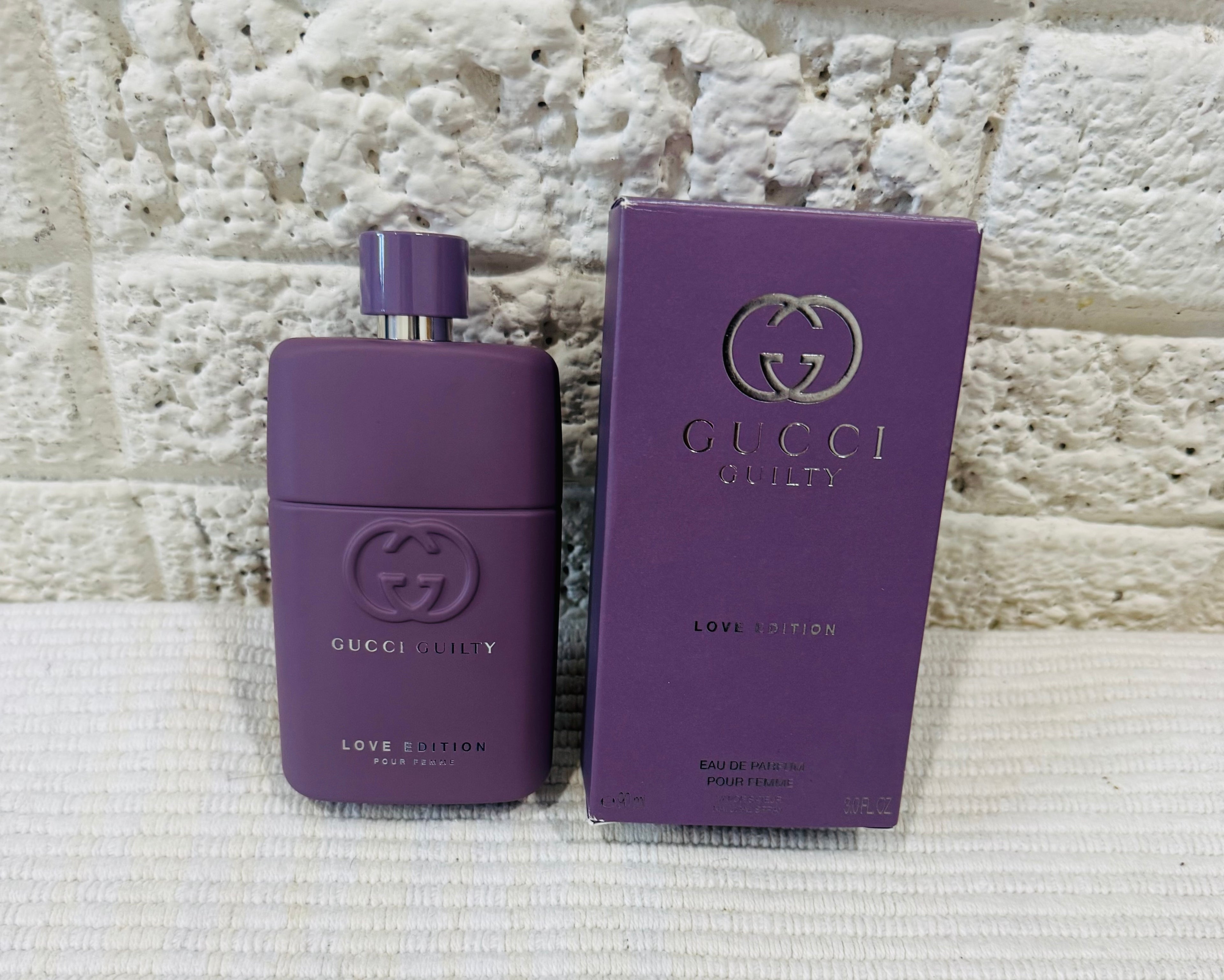💜 Gucci Guilty Love Edition – 100% Original 💜

Elegante, moderno y súper femenino ✨  
El Gucci Guilty Love Edition es una fragancia especial y sofisticada, perfecta para mujeres seguras y románticas 💕

Su aroma es floral-ámbar dulce y fresco